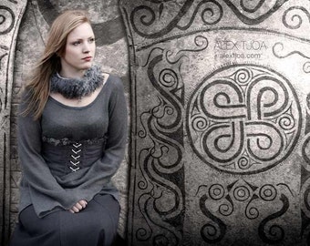 Viking waistcorset  Botarve reversible from Linen fabrics and Gotlandic Lambsfur. Warm elegance.