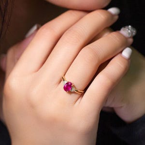 Alliance en rubis de laboratoire, bague en argent 925 avec rubis rouge taille émeraude (3 x 5 mm), bague empilable, pierre de naissance de juillet, bijou cadeau