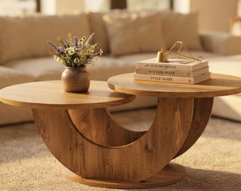 Organische moderne salontafel, sculpturale houten bijzettafel, minimalistische ronde woonkamertafel, eikenhouten afwerking