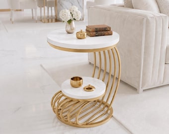 Gouden bijzettafel van imitatiemarmer met twee niveaus en opbergplank, modern wit nachtkastje, accenttafel voor de woonkamer
