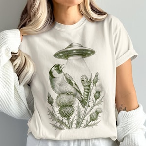 Comfort Colors UFO-bortförande T-shirt, graverad konst med fågellarv, Sci-Fi-natur-T-shirt