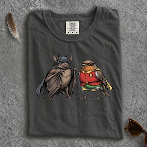 Comfort Colors® Bat Robin T-Shirt, Superhelden-Tier-T-Shirt, Comic-Fanbekleidung