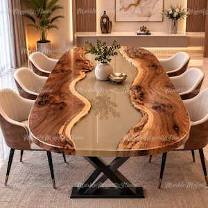 Op de afbeelding: Een ovale eettafel met een centraal lichtgrijs harsinlegstuk, geflankeerd door twee natuurlijke houten bladen met een boomstamrand, zichtbare nerven en noesten. De tafel wordt ondersteund door een zwart metalen X-vormig onderstel.