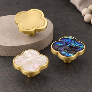 Decorative Drawer Accent, Clover Furniture Knob in Green, White or Gold Tone for Nursery Dresser