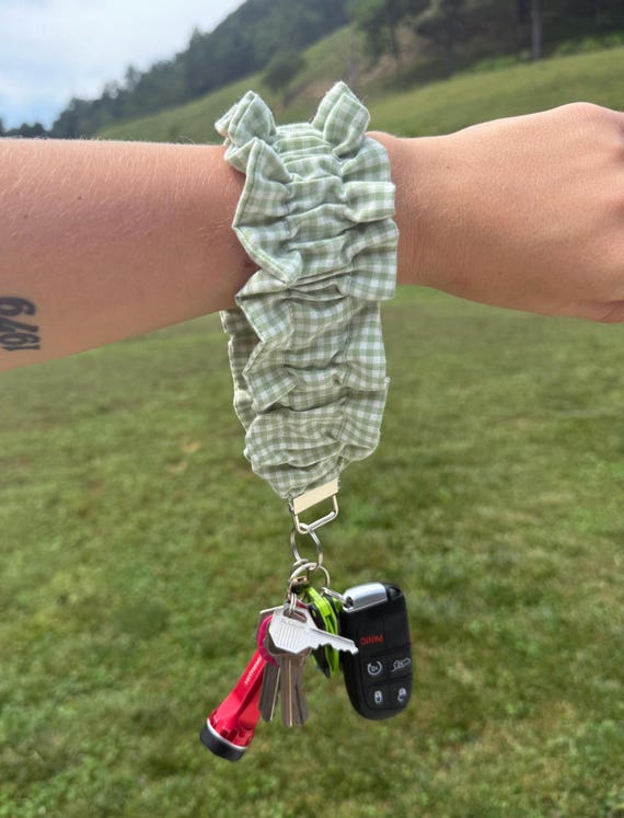 Handmade Cotton Scrunchie Wristlet Keychain, Ruffle Gingham Floral Pattern Key Holder Bracelet