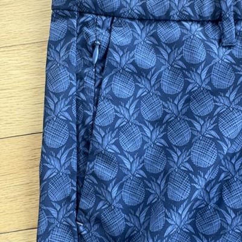 Tommy Bahama Chino Shorts Pineapple Print Stretch 10 Inseam Casual Blue Mens 36 image 8