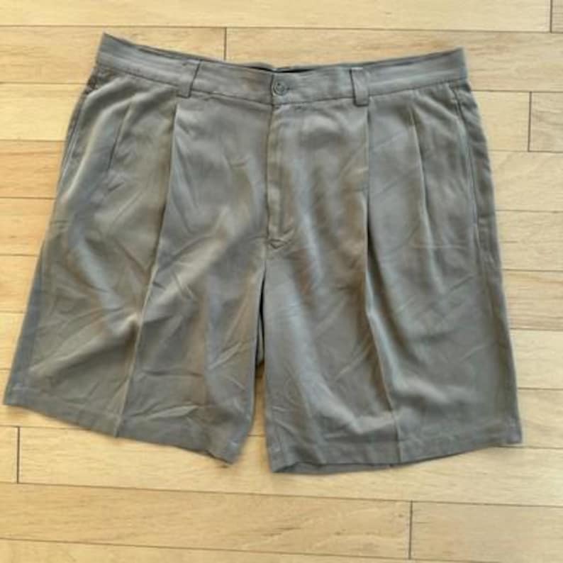 Tommy Bahama Shorts Pleated Chino Beige 100% Silk Casual 10 Inseam Mens 36 image 1