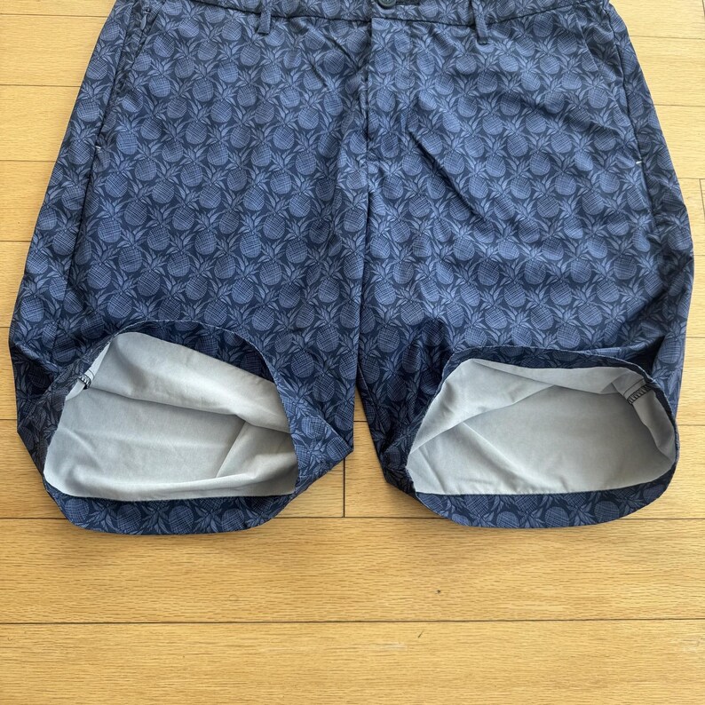 Tommy Bahama Chino Shorts Pineapple Print Stretch 10 Inseam Casual Blue Mens 36 image 4