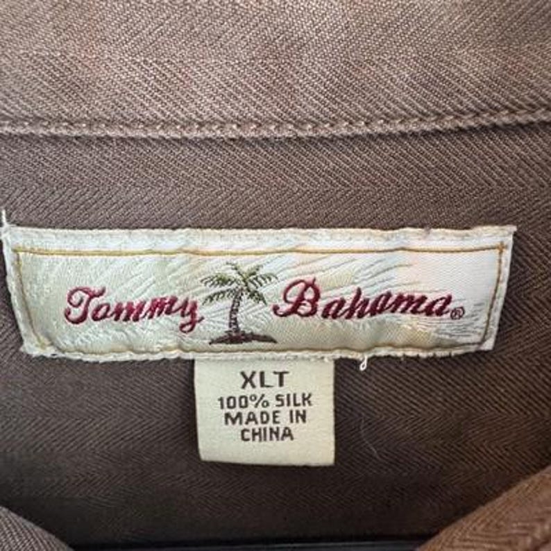 Camisa Tommy Bahama de manga larga con botones, 100% seda, color marrón, talla XLT para hombre. imagen 3