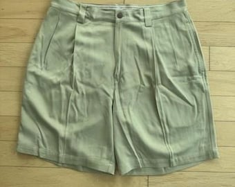 Tommy Bahama Pleated Chino Shorts 100% Silk Casual Beige 10 Inseam Mens 33
