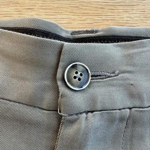 Tommy Bahama Shorts Pleated Chino Beige 100% Silk Casual 10 Inseam Mens 36 image 4