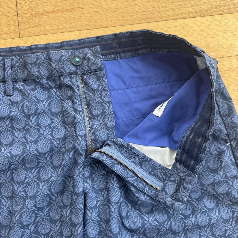 Tommy Bahama Chino Shorts Pineapple Print Stretch 10 Inseam Casual Blue Mens 36 image 6