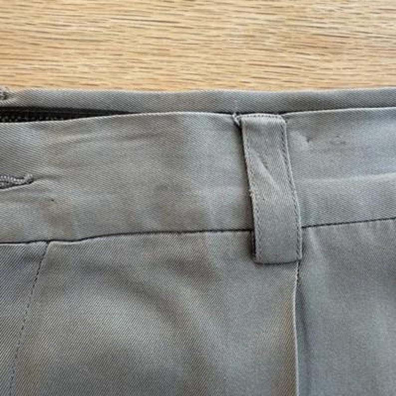 Tommy Bahama Shorts Pleated Chino Beige 100% Silk Casual 10 Inseam Mens 36 image 6