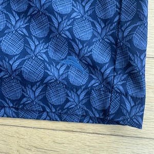 Tommy Bahama Chino Shorts Pineapple Print Stretch 10 Inseam Casual Blue Mens 36 image 9