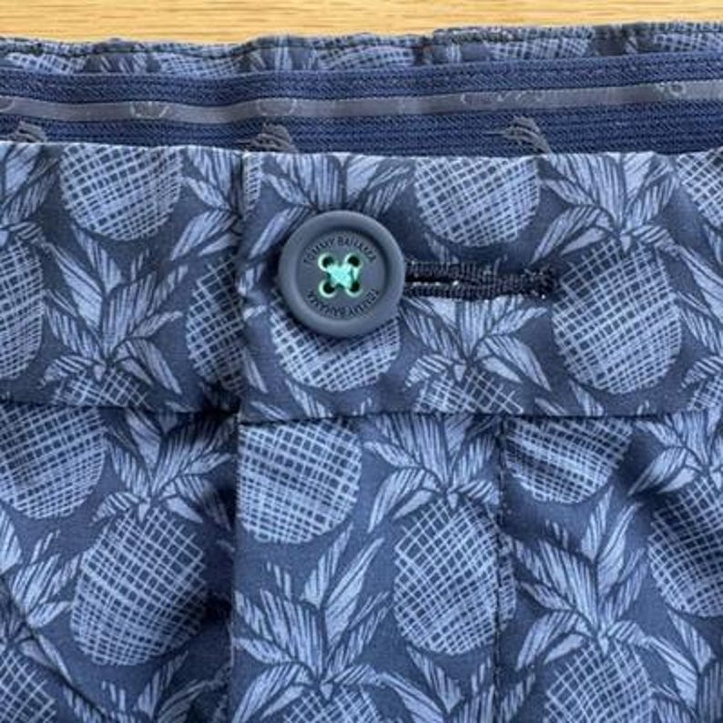 Tommy Bahama Chino Shorts Pineapple Print Stretch 10 Inseam Casual Blue Mens 36 image 3