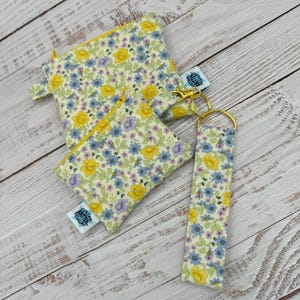 Ditsy Floral - Wristlet Keychain & Quilted Pouches