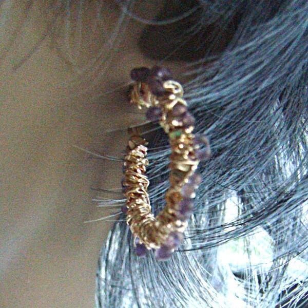 Bague dorée avec boucles d’oreilles Square Gold & Wrapped Frosted Purple Farfalle Beads