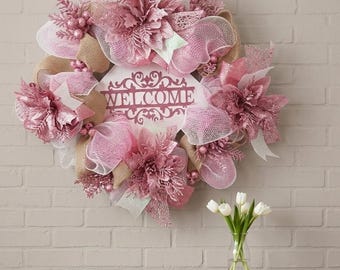 Ghirlanda di stelle di Natale rosa scintillanti, cartello di benvenuto in iuta e rete, ghirlanda decorativa in rete.