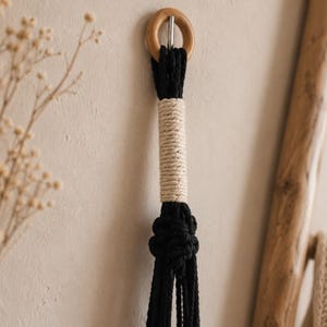 macrame planter image 2
