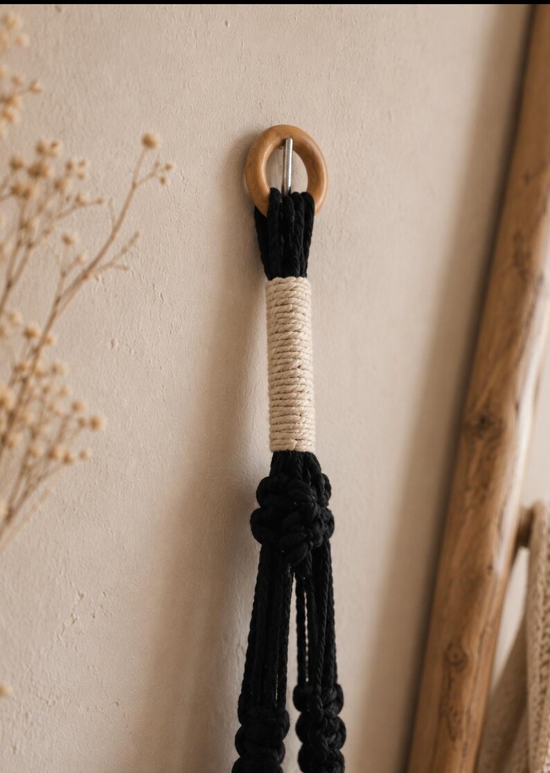 macrame planter image 2