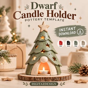 Pode incluir: Um modelo de cerâmica para um suporte de vela de anão com uma árvore de cerâmica verde sálvia com recortes em forma de estrela, uma estrela bege no topo e um nariz de gnomo branco. O texto diz Dwarf Candle Holder POTTERY TEMPLATE, INSTANT DOWNLOAD.