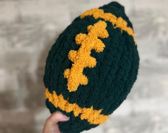 Peluche a forma di pallone da calcio in maglia grossa, perfetto per la stagione!