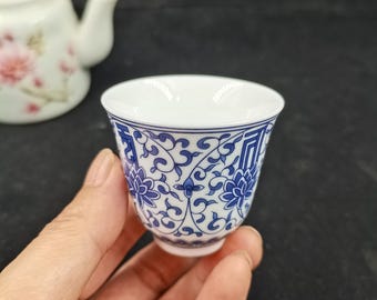 Hand Painted Blue White Porcelain Teacup Twisted Lotus Gongfu Tea Cup Jingdezhen Ceramic Tea Ware Gift