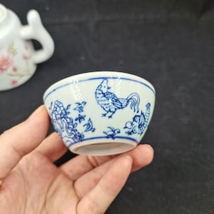 Blue White Porcelain Chicken Cup Chinese Ming Style Hand Painted Ceramic Teacup Oriental Tea Ware