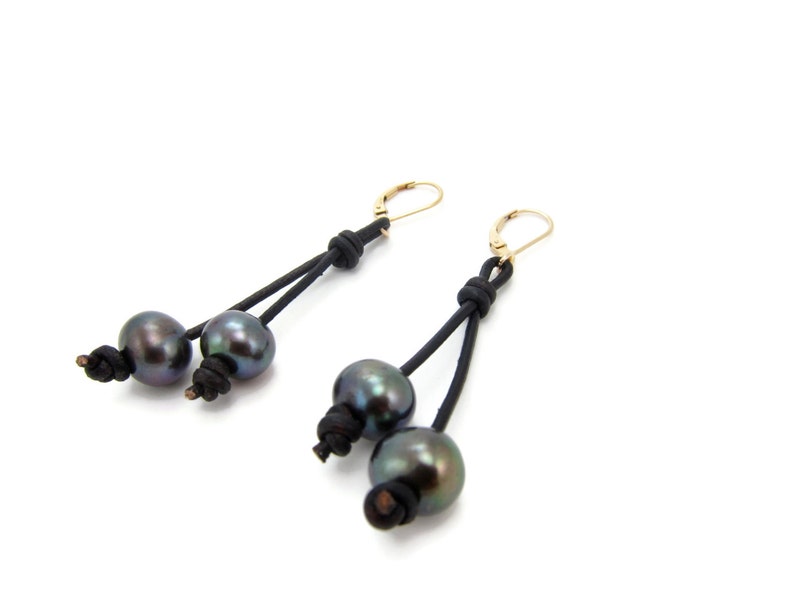 Tahitian grey pearl Leather Gold Earrings image 3