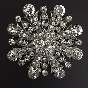 Rhinestone Brooch Pin - Rhinestone Crystal Brooch - Silvertone Rhinestone Brooch - Vintage Style Brooch