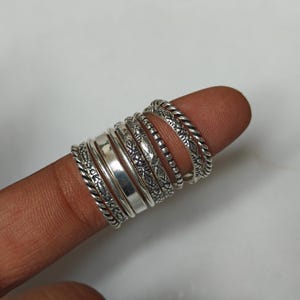 Stapelbara ringar i sterlingsilver, stapelbara ringar i blandat mönster
