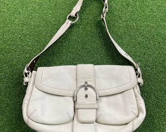 Coach Soho Flap Shoulder Bag 3658 Ivory Cream Leather Y2K Silver Buckle Purse