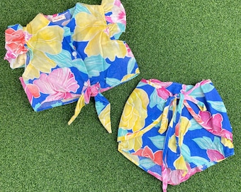 Vintage 70s Rodeo Drive Colorful Floral 2Pc Tie Front Bloomers & Ruffle Top Sz 2