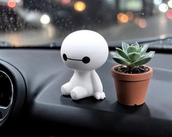Cute Healthcare Robot Car Dashboard Ornament, Shaking Head Bobble Figure, Cartoon Auto Interior Decor, Gift for Anime Fans