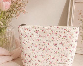 Pochette cosmetica in tela con motivo floreale / Astuccio per prodotti da bagno in stile cottagecore