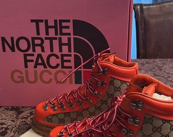 Bottes de randonnée en toile rouges et marron Gucci