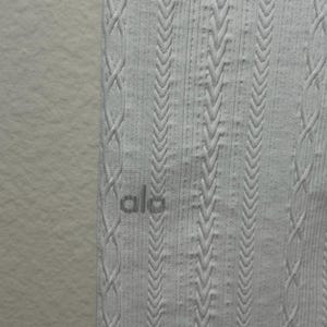 ALO Yoga White Cable-Knit High-Waist Leggings image 6