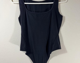 Body preto com decote nas costas ALIGN da lululemon