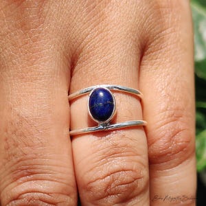 Ring mit natürlichem Lapislazuli, doppelreihiger offener Ring mit ovalem Edelstein, minimalistisches Statement-Schmuckstück aus Sterlingsilber, Boho-Geschenk für Sie