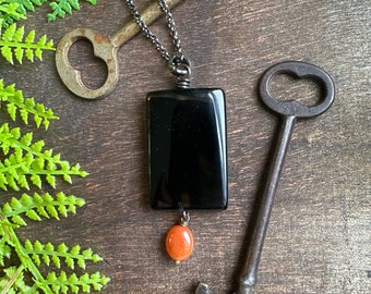 Agate geometric pendant // Rustic industrial jewelry // Gothic style // Dark aesthetic // Geometric jewelry