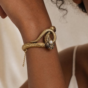 Brazalete vintage con serpiente, pulsera antigua de oro con serpiente, joyería victoriana de serpiente con ojos de perlas, pulsera gótica llamativa, regalo para ella.