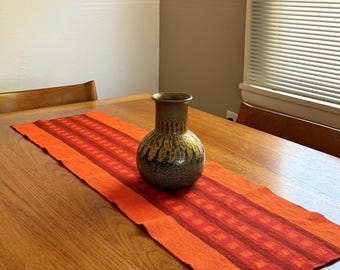 NORWEGIAN TABLE RUNNER - Vintage Mid-Century Modern - Orange/Red Pop Art