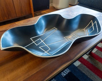 BIOMORPHIC ART POTTERY - Mid-Century Modern style