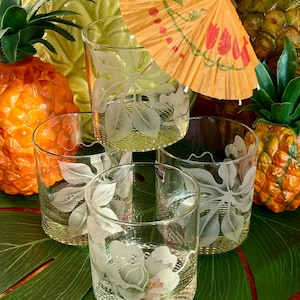 コレクション 1980s Etched  Hawaiian Flower Glasses コレクション 1980s Etched Hawaiian Flower Glasses Set of 4