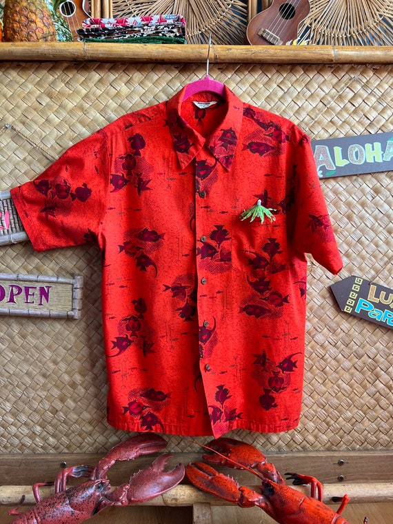 Fab collectible vintage Hawaiian Aloha shirt.  Siz