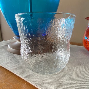 Wonderful Nuutajarvi Oiva Toikka design for Iittala Fauna glass dessert/salad/serving bowl-Finland.  Classic and beautiful - Ittala.