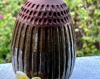 Discovered in Hawaii.  A beautiful Mid century modern vintage stoneware vase. Marked Sakae "65. A gorgeous lightly glazed vintage beauty.