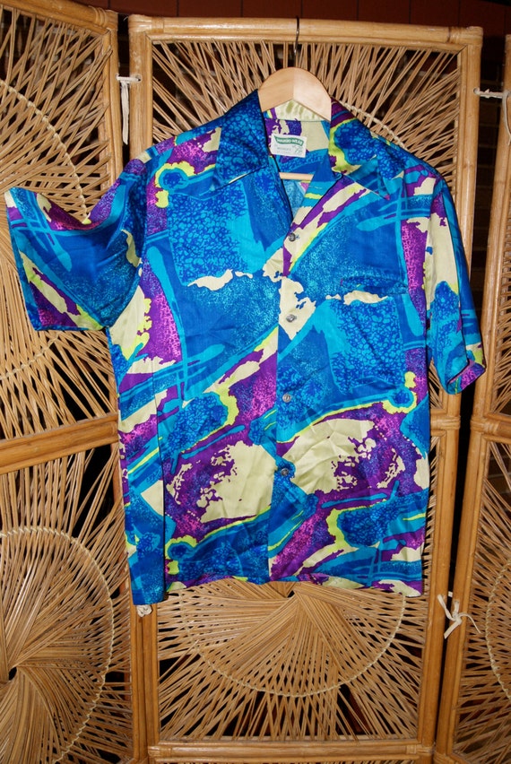 Alooooha!  Very fun wild Waikiki wear 1960's Aloha