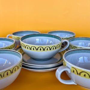 Arabia - Beautiful and collectible handprinted cups & saucers. Made in Finland. Crownband pattern. Lovely,  delightful and collectible.