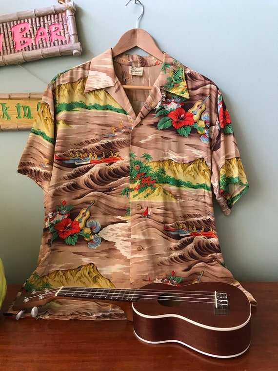 Collectible Hale Hawaii Aloha shirt! Rare and Amaz